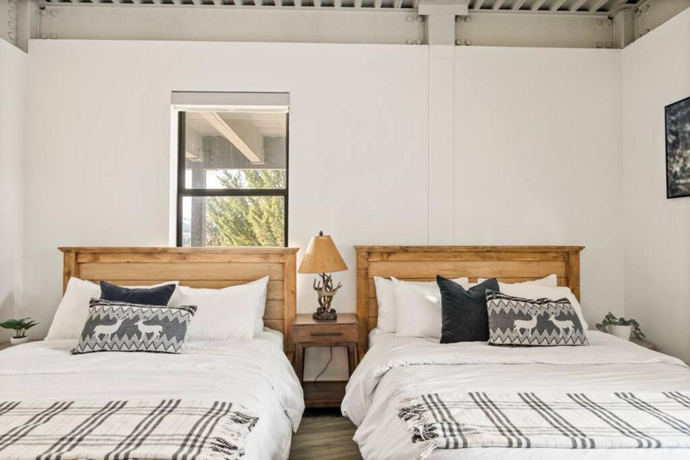 Steel Pine Lodge A Rustic Mountain Retreat Views Baldwin Lake Exteriér fotografie