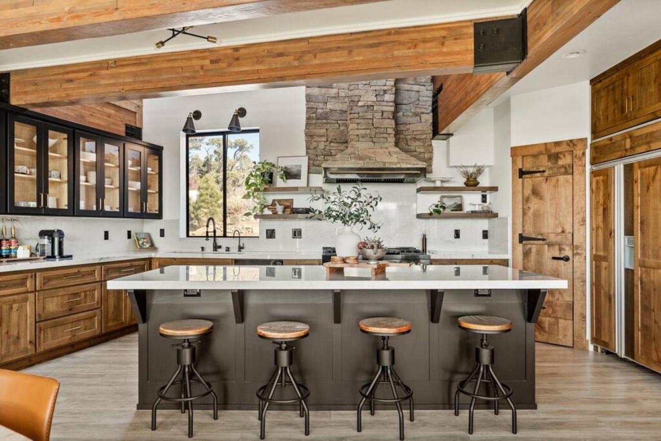 Steel Pine Lodge A Rustic Mountain Retreat Views Baldwin Lake Exteriér fotografie