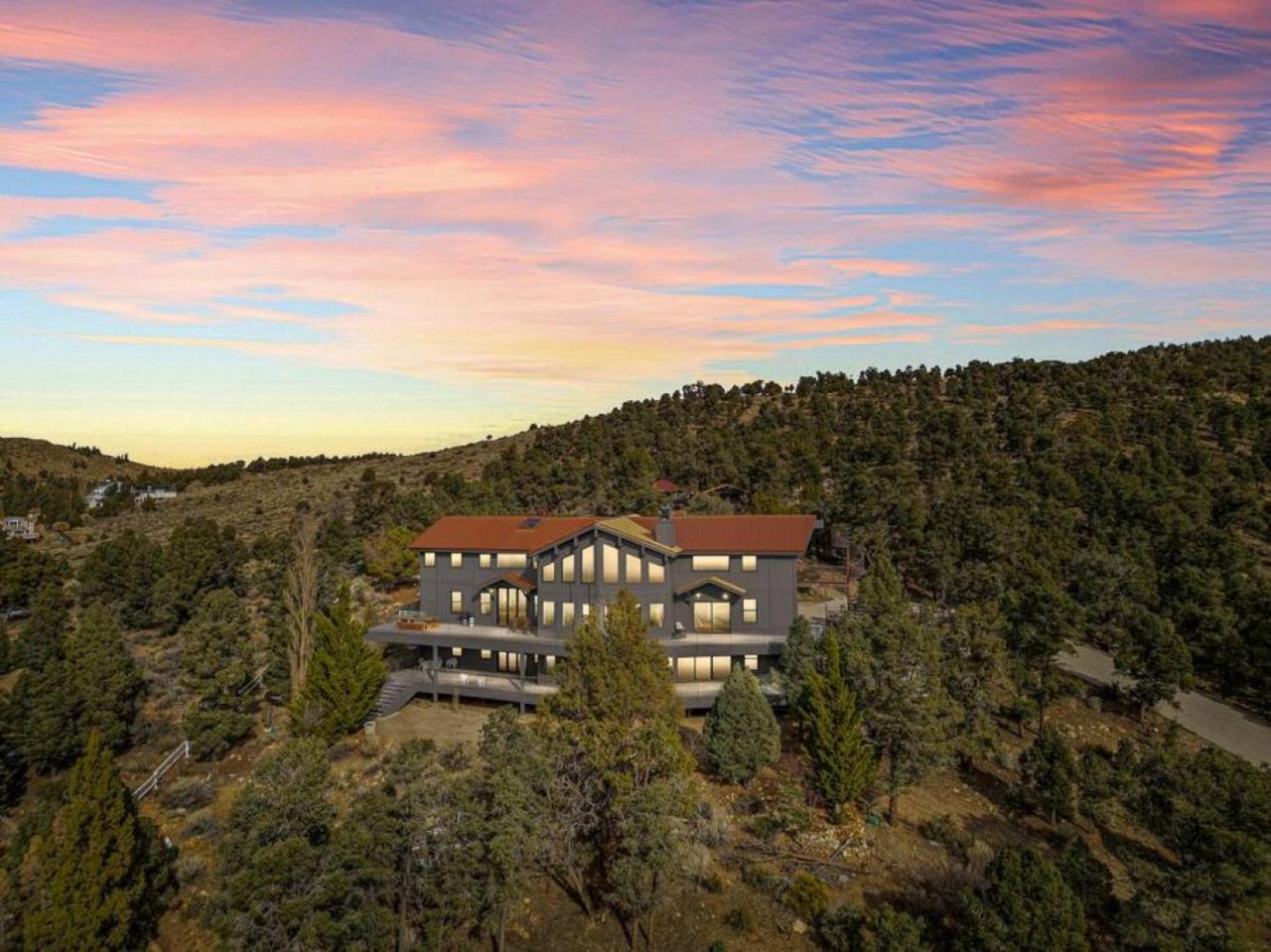 Steel Pine Lodge A Rustic Mountain Retreat Views Baldwin Lake Exteriér fotografie